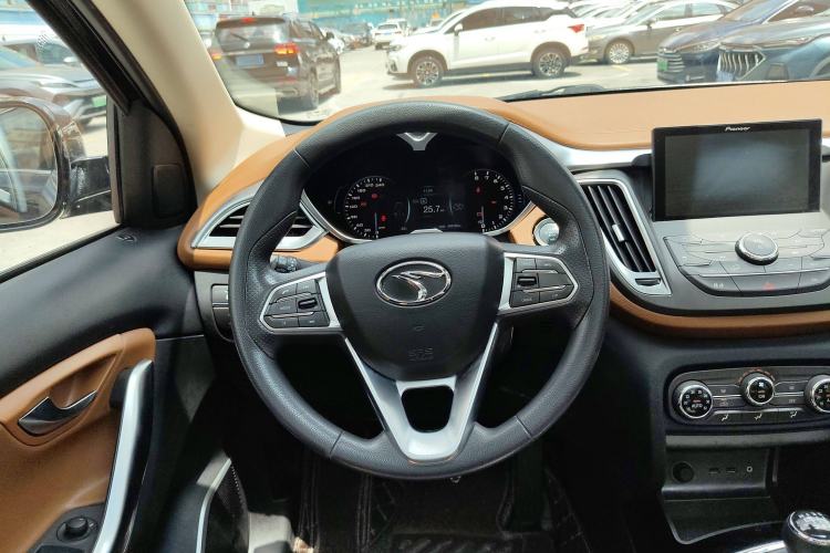 Used Soueast DX7 2016 1.5T Manual Triumph Edition
