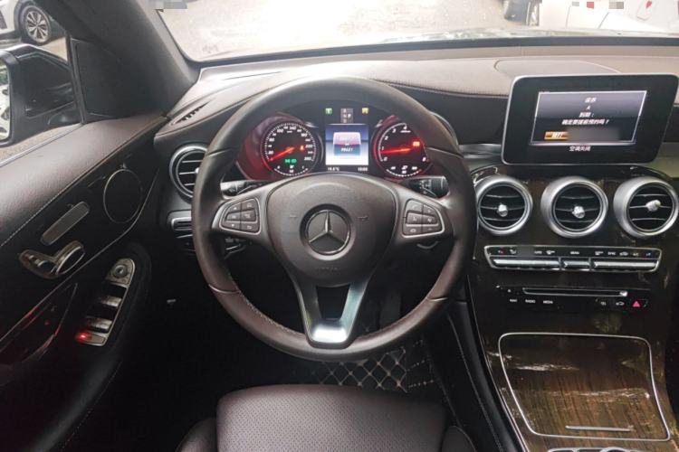 Used Mercedes-Benz GLC 2018 Facelifted GLC 260 4MATIC Dynamic Edition Steering Wheel