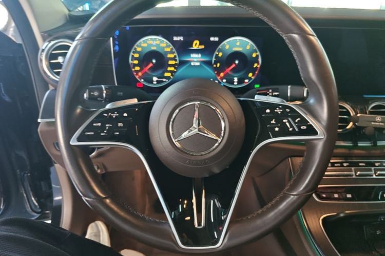 Used Mercedes-Benz E-Class 2022 Second Facelift E 300 L Fashion Edition
