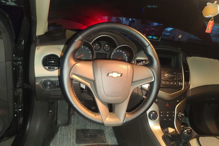 Used Chevrolet Cruze 2015 1.5L Classic SE MT
