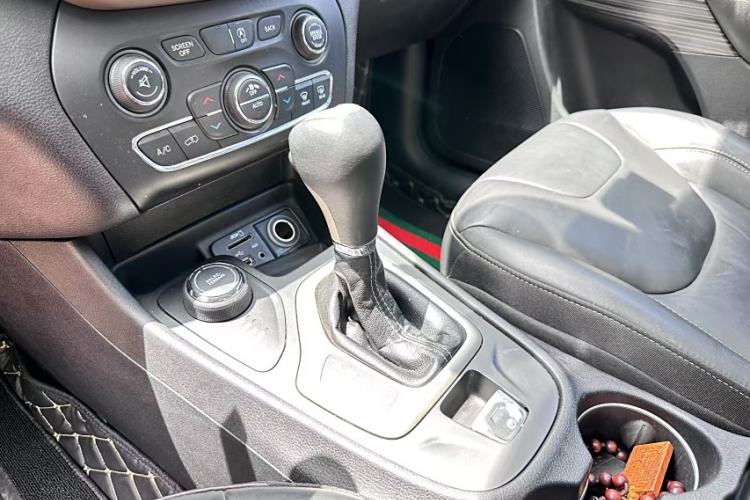 Used Jeep Cherokee 2016 2.4L Professional Edition