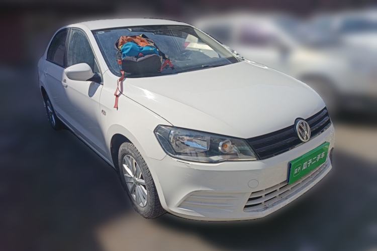 Used Volkswagen Jetta 2015 1.6L Manual Fashion Edition Front Right 45 Deg