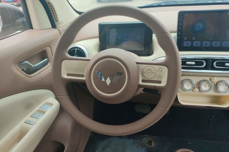 Used Wuling Hongguang MINIEV 2025 Four-Door Version Advanced Edition Steering Wheel