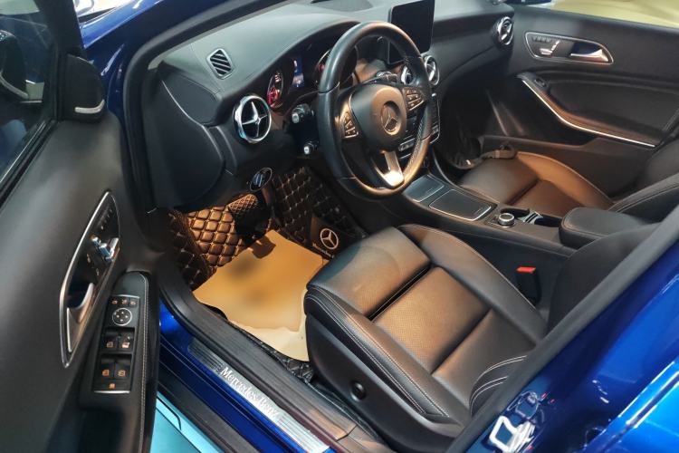 Used Mercedes-Benz GLA 2017 GLA 220 4MATIC Luxury Model
