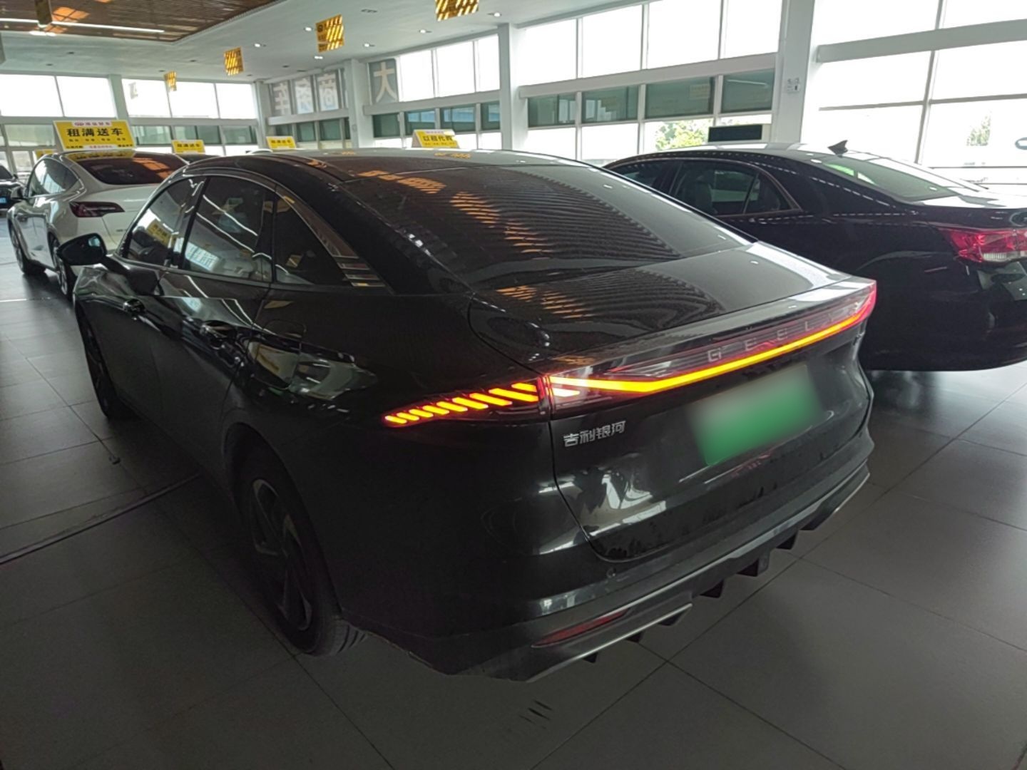 Geely Galaxy L6 2025 EM-i 140km Explorer+ Edition — снимка 4