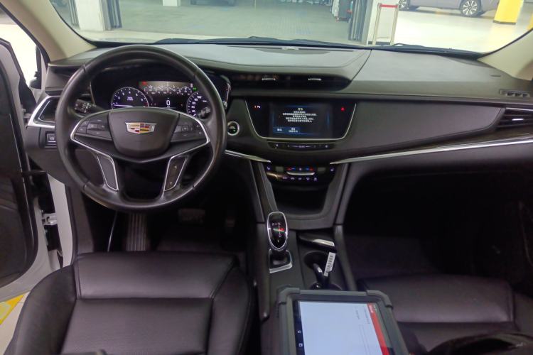 Used Cadillac XT5 2018 25T Luxury Model