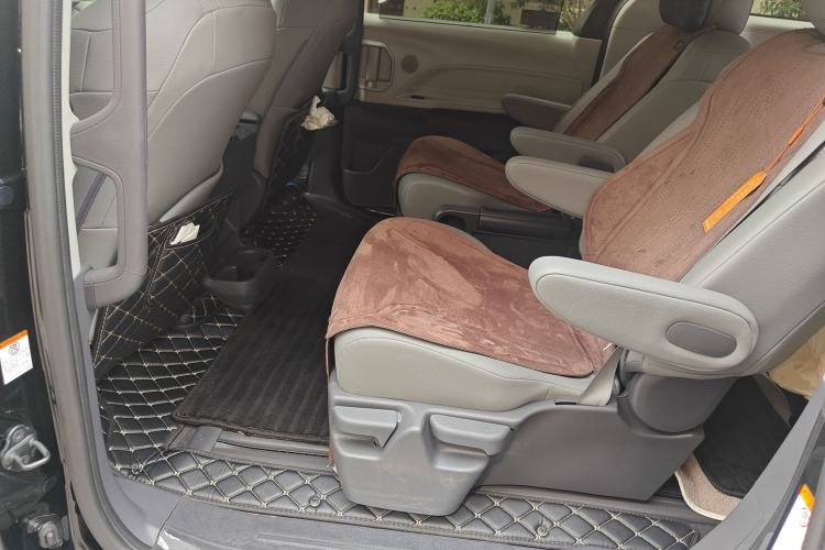 Used Toyota Granvia 2023 2.5L Hybrid Comfort Edition