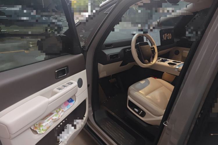 Used Li Auto MEGA 2024 Ultra Model