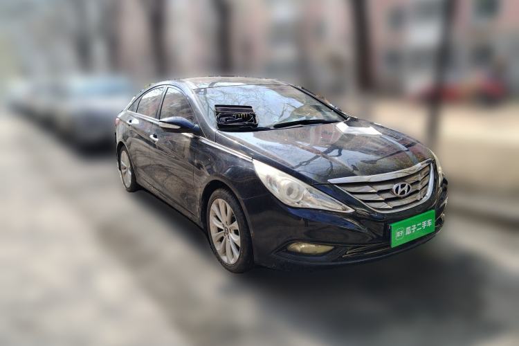 Used Hyundai Sonata 2011 2.0L Automatic Luxury Edition Front Right 45 Deg