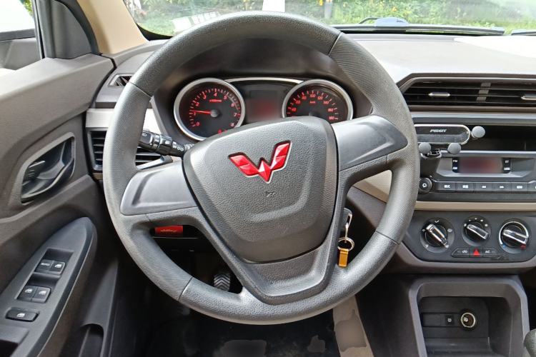 Used Wuling Hongguang 2021 1.5L Revised S Standard Version with Electric Power Steering LAR
