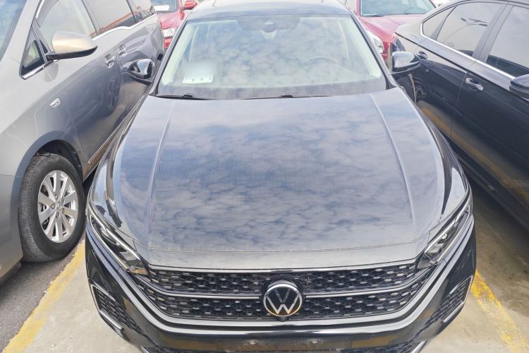 Used Volkswagen Passat 2023 330TSI Starry Luxury Edition
