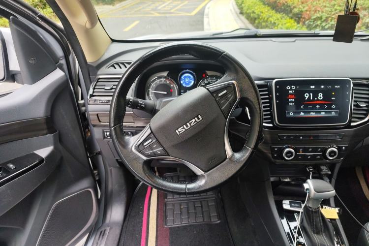 Used Isuzu mu-X 2020 1.9T Diesel Automatic 4x4 Enjoyment Edition 5 Seats China VI Standard
