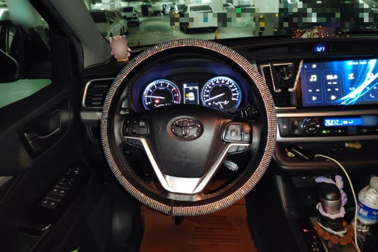 Used Toyota Highlander 2018 2.0T Four-Wheel Drive Prestige Version 7 Seats China V Emission Standard