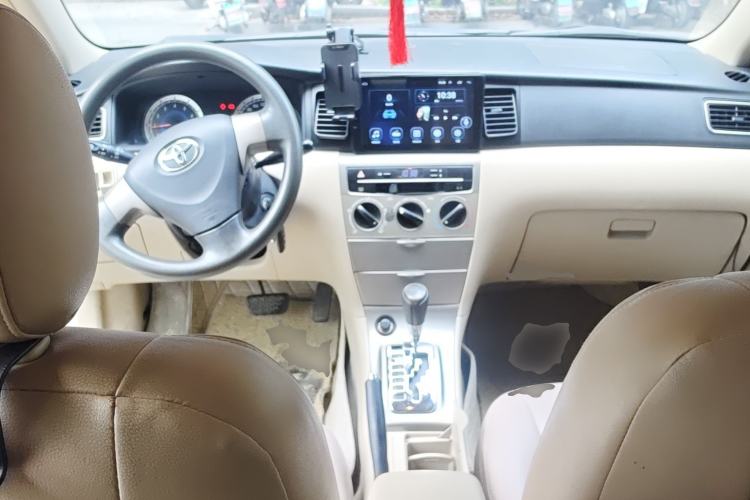 Used Toyota Corolla EX 2013 1.6L Automatic Excellence Edition Center Console