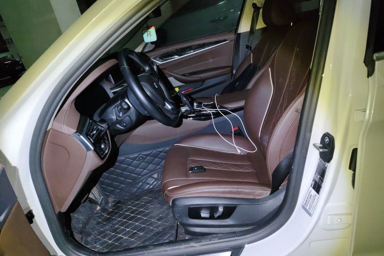 Used BMW 5 Series 2022 Restyled 525Li Luxury Package Left Front Seat