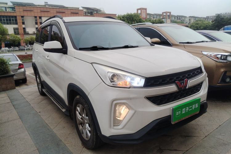 Used Wuling Hongguang S3 2018 1.5L Manual Comfort Model China V Standard Front Right 45 Deg