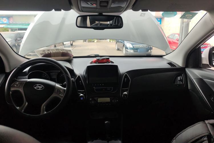 Used Hyundai ix35 2015 2.0L Automatic 2WD Smart Type China IV
