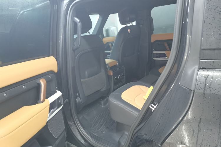 Used Land Rover Defender 2024 110 3.0T P400 X-DYNAMIC HSE Left Rear Seat