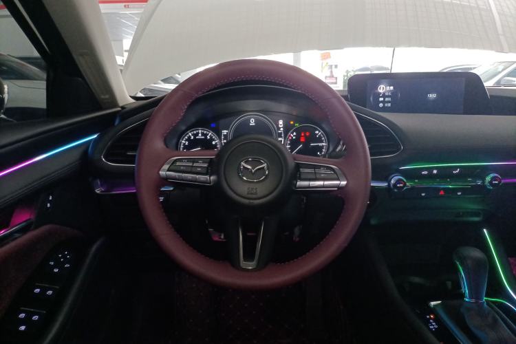 Used Mazda Mazda 3 Axela 2025 Model, 2.0L Automatic, Quality Glamour Edition
