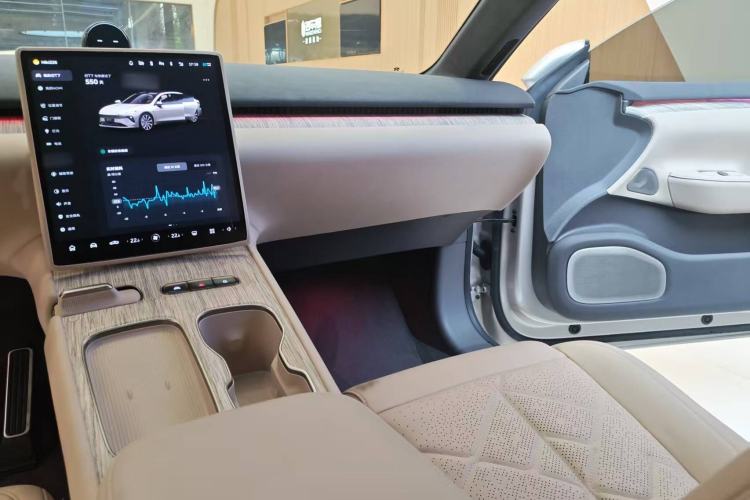 Used Nio ET7 2024 75 kWh Executive Edition Interior 5