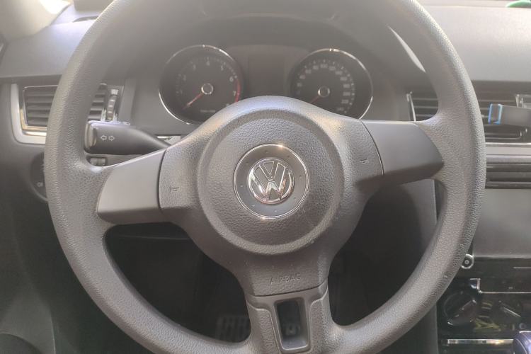 Used Volkswagen Bora 2013 1.6L Automatic Fashion Model Steering Wheel