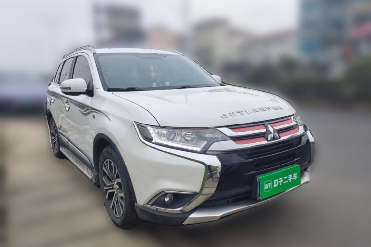 Used Mitsubishi Outlander 2018 2.0L Two-Wheel-Drive Jiale Edition 7-Seater