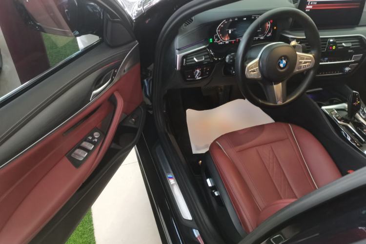 Used BMW 5 Series 2023 530Li Leading Model M Sport Package Driver Seat