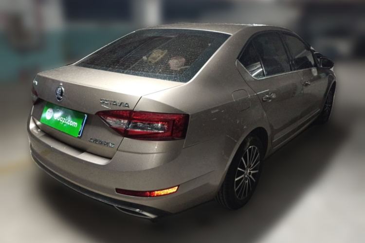 Used Skoda Octavia 2019 1.5L Automatic Luxury Edition Rear Right 45 Deg