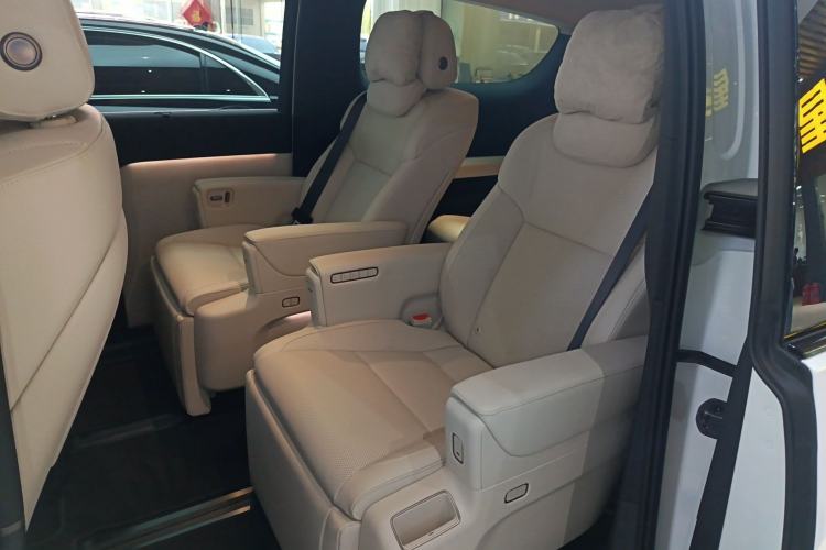 Used Li Auto MEGA 2025 Home Family Special Edition
