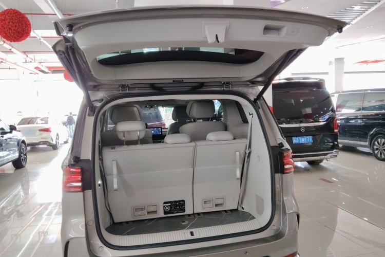 Used Roewe iMAX8 2023 400TGI Comfort Edition Trunk