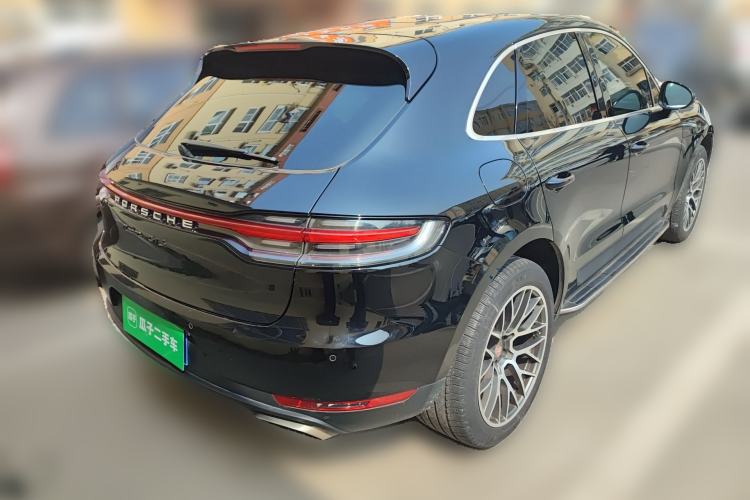 Used Porsche Macan 2020 Macan 2.0T Rear Right 45 Deg