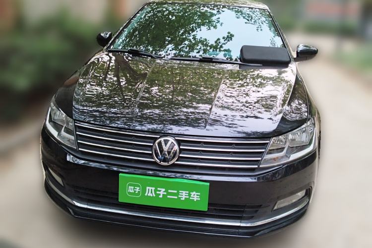 Used Volkswagen Lavida 2015 1.6L Manual Fashion Edition Front