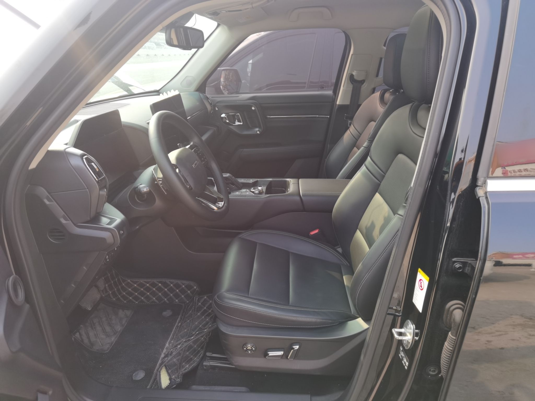 Переднее сиденье в автомобиле