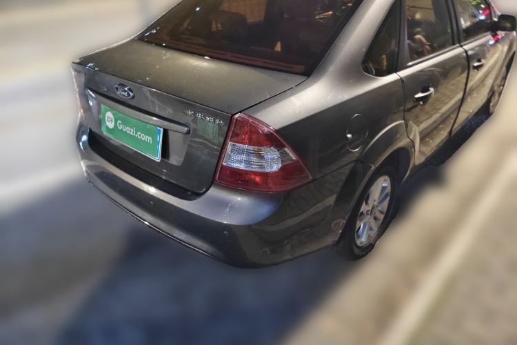 Used Ford Focus 2013 Sedan Classic 1.8L Automatic Base Model