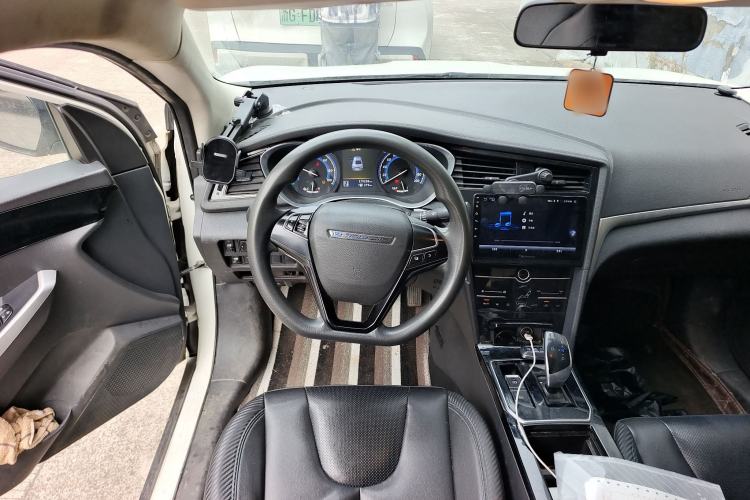 Used Venucia D60EV 2019 High-Range Comfort Edition
