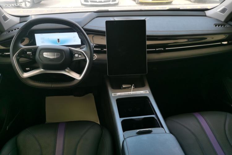 Used Geely Auto Preface 2024 Zhiqing 1.5TD Galaxy Edition Center Console