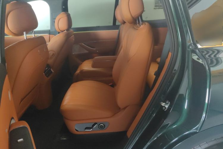 Used Hima AITO M8 2025 Extended-Range Ultra Version 53.4 kWh 6-Seater Edition
