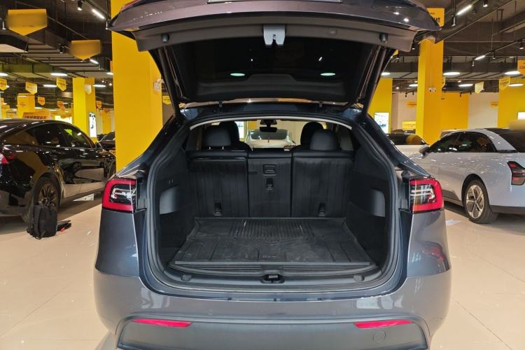 Used Tesla Model Y 2022 Long-Range All-Wheel-Drive Version