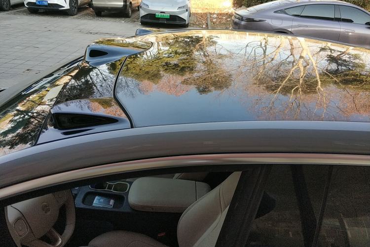 Used Nio ET5 2024 75 kWh Roof