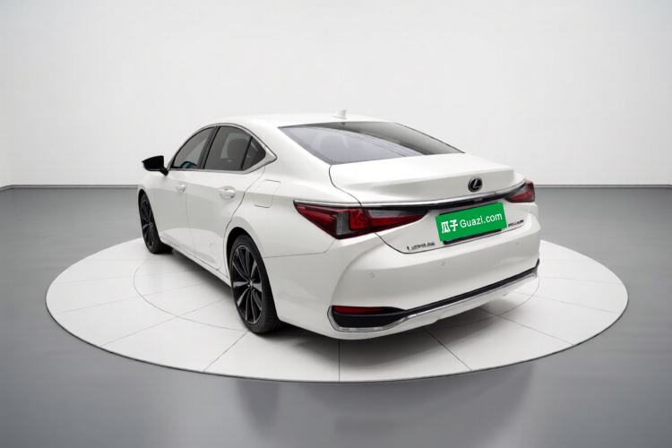Used Lexus ES 2020 200 Luxury Edition Rear Left 45 Deg