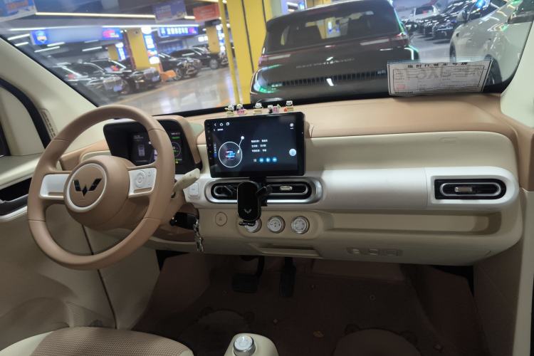 Used Wuling Hongguang MINIEV 2024 3rd Generation 215km Youth Edition Center Console