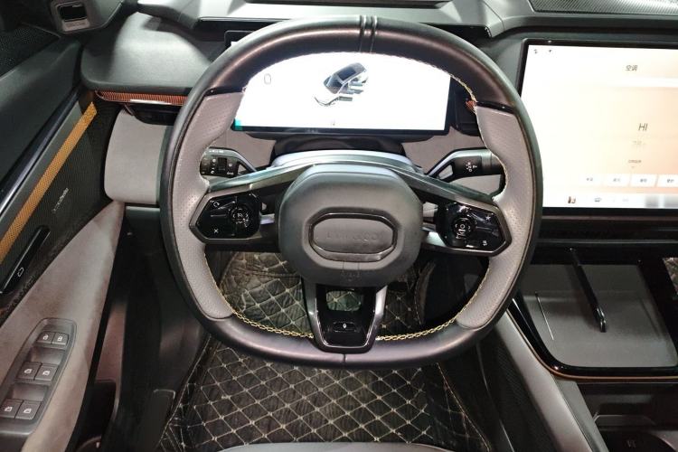 Used Lynk & Co 08 EM-P 2025 245km Ultra-Long Range Halo Steering Wheel