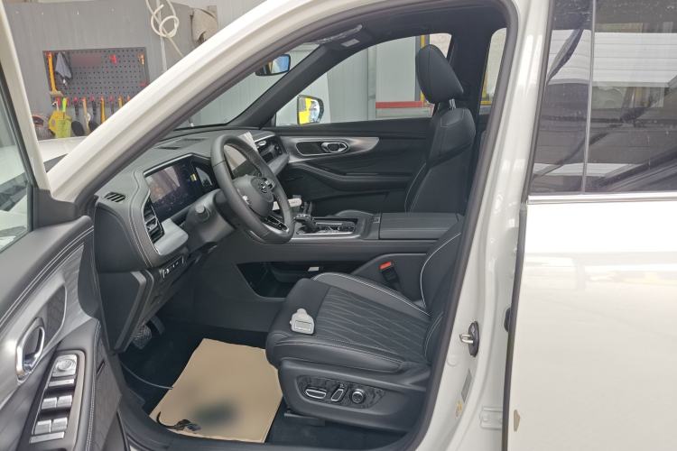 Used GAC Trumpchi GS8 2025 Linghang Series 2.0 TGDI Two-Wheel-Drive Luxury Edition 5 Seats