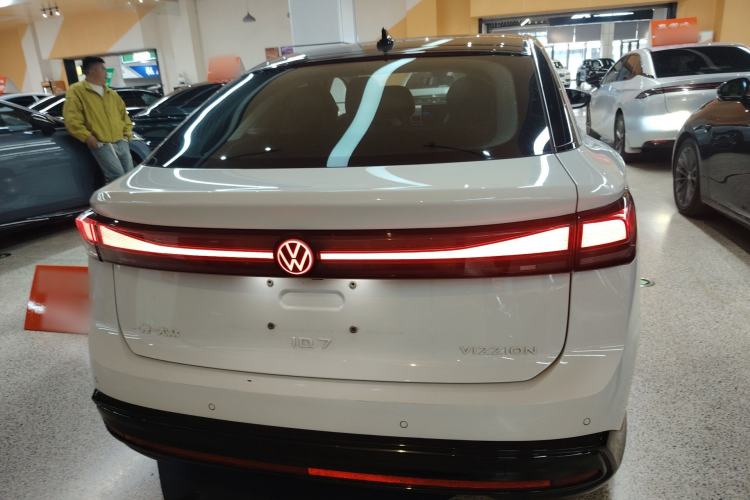 Used Volkswagen ID.7 VIZZION 2024 AIR model Rear