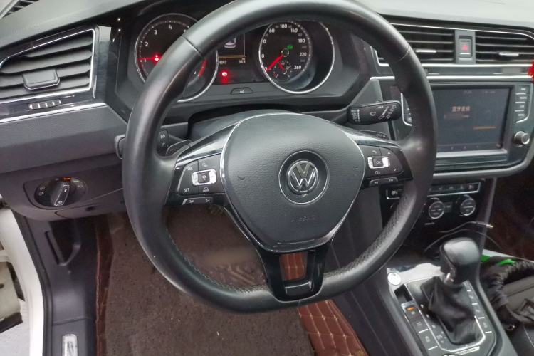 Used Volkswagen Tiguan L 2017 380TSI Automatic All-Wheel-Drive Flagship Edition Steering Wheel
