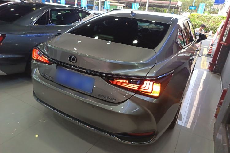 Used Lexus ES 2020 200 Excellence Edition
