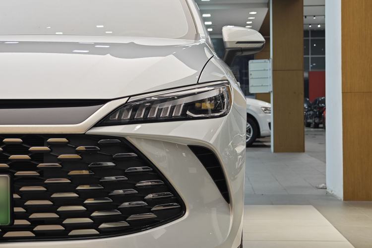Used BYD Qin PLUS 2025 DM-i Smart Drive 55KM Leading Model Exterior 1