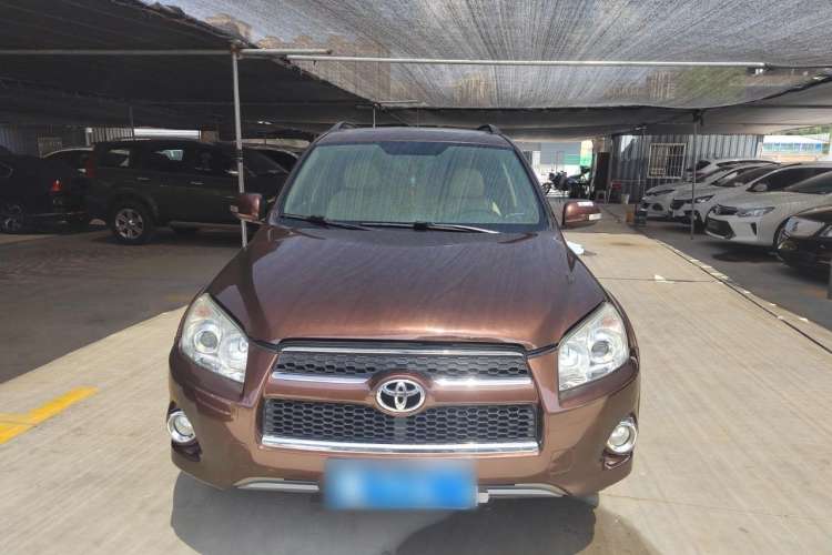 Used Toyota RAV4 2012 Luxurious Edition 2.0L Automatic All-Wheel Drive