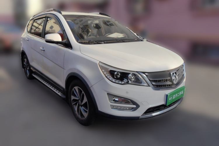 Used Baojun 560 2015 1.8L manual luxury version
