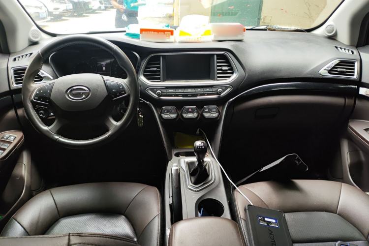 Used GAC Trumpchi GS4 2017 235T Manual Two-Wheel Drive Luxury Edition Center Console